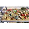 Image 4 : SHELF LOT OF ASSORTED MAGNETS
