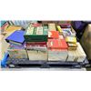 Image 1 : PALLET OF ASSORTED BOOKS