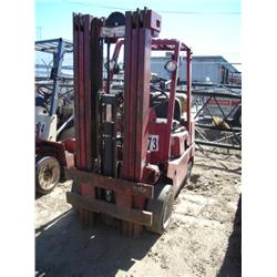 DATSUN 40 WAREHOUSE FORKLIFT, s/n CPF02-021933: