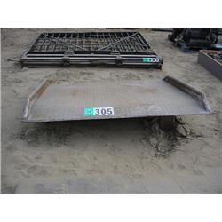 LOADING DOCK RAMP