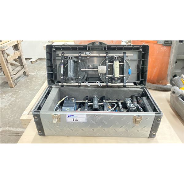 OMNI CUBED INC. INDUSTRIAL 4 SUCTION COMMERCIAL TILE LIFTING TOOL IN METAL TRANSPORT CASE