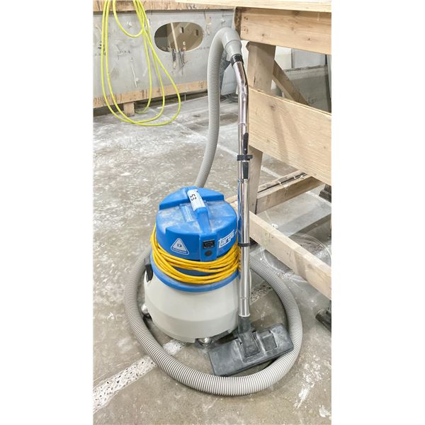 DUSTBANE TARGA 330 ELECTRIC INDUSTRIAL SHOP VACUUM WITH HOSE & WAND
