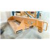 Image 2 : ABACO AFJ-25 YELLOW INDUSTRIAL 4400 LBS CAPACITY FORKLIFT BOOM ATTACHMENT