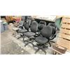 Image 1 : 11 MOBILE OFFICE CHAIRS & 3 CREAM SIDE CHAIRS