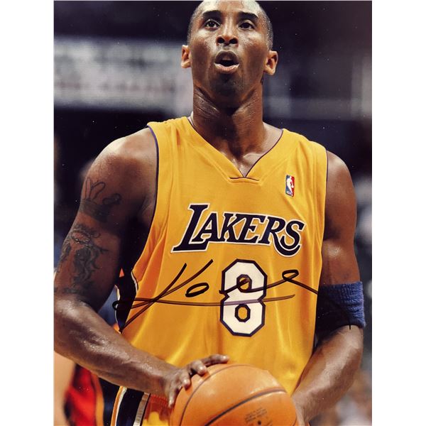 LA Lakers Kobe Bryant signed photo