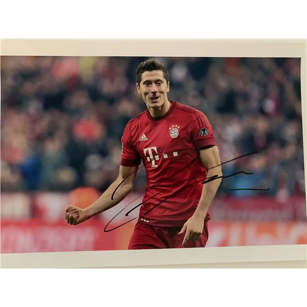 Bayern Munich Soccer player Robert Lewandowski signed photo