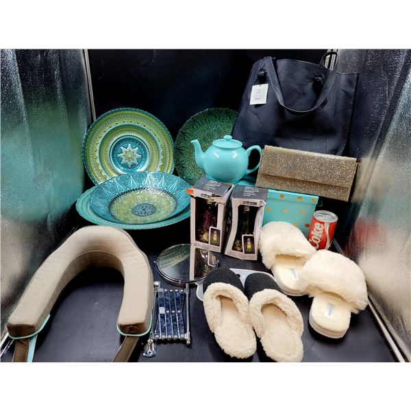 Slippers, Plates & Home Lot