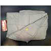Image 1 : Grey Blanket