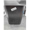 Image 2 : Rubbermaid Waste Bin