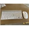 Image 1 : Wireless Keyboard and Mouse Combo Pack