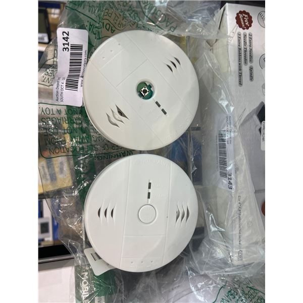 Lot of 2 Smoke Detectors