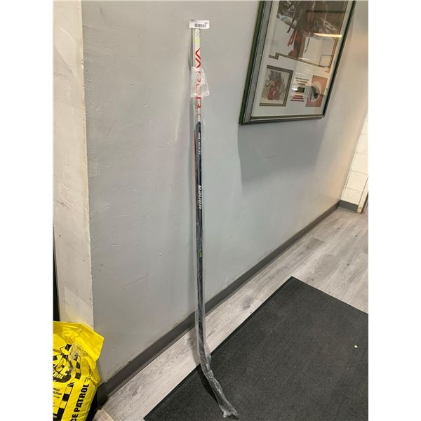 Bauer Vapor Hyperlite Grip 48 Indigo P28 50 Flex Right Hockey Stick