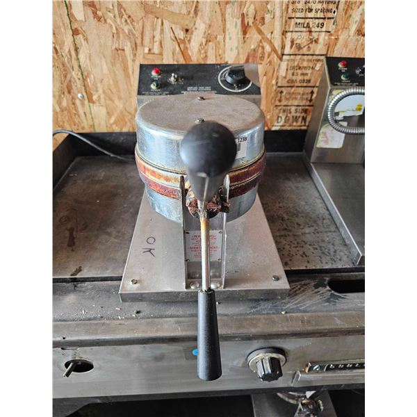 Commercial Rotating Belgian Waffle Iron
