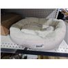 Image 1 : Loves Cabin Dog Bed
