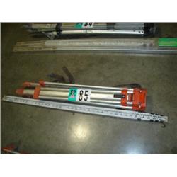 TRIPOD & GRADE ROD
