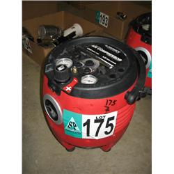 HUSKY 1.5 GALLON ELECTRIC  AIR COMPRESSOR, s/n N/A: