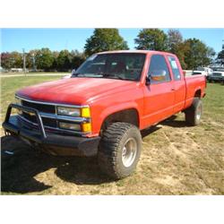 CHEVROLET 1500 SILVERADO 4 X 4 EXTENDED CAB PICKUP, s/n 2GCEK19K5R1145031: