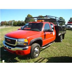 GMC 3500 SLE  4 X 4 EXTENDED CAB UTILITY TRUCK, s/n 1GDJK39255E198973: