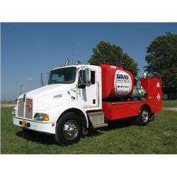 KENWORTH T300 S/A FUEL & LUBE TRUCK, s/n 2NKMHD7XO4M064356: