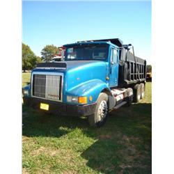 INTERNATIONAL 9400 TRI AXLE DUMP TRUCK, s/n 2HSFHA7R1MC050988: