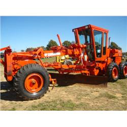 CHAMPION 710A MOTOR GRADER, s/n 710A75-31-15988: