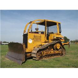 CATERPILLAR D5M XL CRAWLER TRACTOR, s/n 5ES00581: