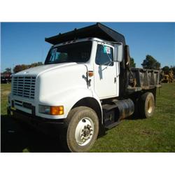 INTERNATIONAL 8100 S/A DUMP TRUCK, s/n 1HSHBGFNXMH312768