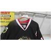 Image 2 : Autographed Jonathan Toews Chicago Black Hawks Jersey