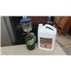 Image 8 : Coleman Lantern, 3.78 L Kerosene, New 1/2'' Camo Rope, 2 Fishing Reel, 