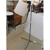 Image 1 : Modern Floor Lamp