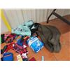 Image 2 : Pet Taxi Kennel, Dog Booties, Leash, Carry On, Plus
