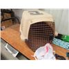 Image 5 : Pet Taxi Kennel, Dog Booties, Leash, Carry On, Plus