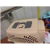 Image 7 : Pet Taxi Kennel, Dog Booties, Leash, Carry On, Plus