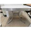 Image 2 : Retro Kitchen Table 30 1/2'' x 42'' x 30'' Plus Leaf 9''