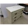 Image 3 : 3 Drawer Dresser 27'' x 35'' x 16'' , Quilt Rack 