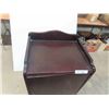 Image 3 : Mahogany Sheet Music Stand 39'' x 18'' x 14'' 