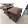Image 2 : 2 End Tables 26'' x 26'' x 22'' 