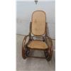 Image 8 : 2 Matching Rocking Chairs Wicker/Wood 