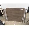 Image 2 : Modern Table 32'' x 32'' x 30'' & 2 Chairs 