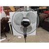 Image 2 : Garrison Fan on Stand with Remote 