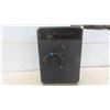 Image 2 : Fender Side Kick Base 50 Amp 17'' x 16'' x 25'' H 