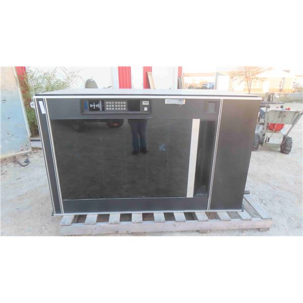 Crane Model 147 Vending Machine with Key 40'' x 36'' x 72'' 