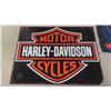 Image 2 : Vintage Harley Davidson Motorcycle Lot: Metal Sign 13'' x 10'' , 2 Banners, 