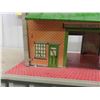 Image 8 : Vintage Marx Metal Freight Station 29'' x 11'' x 9 1/2'' 