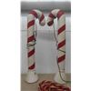 Image 2 : 2 Candy Cane Blow Molds 39'' H & 9 Light Up Candy Canes 28'' H 