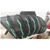 Image 2 : 2 Round Screened and Zippered Mesh Bag Organizers : 1 Has