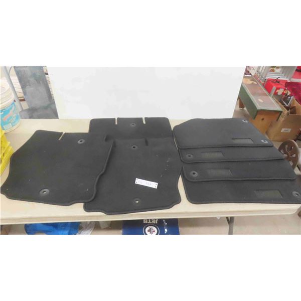 Full Set of 7 OEM Floor Mats/Carpet for 4 Door Jeep Truck All Weather