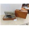 Image 1 : Singer Electric Portable Sewing Machine 
