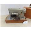 Image 2 : Singer Electric Portable Sewing Machine 