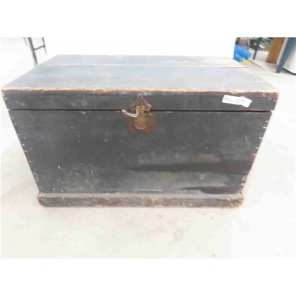 Wood Trunk 21 1/2'' x 20'' x 33 1/2'' 